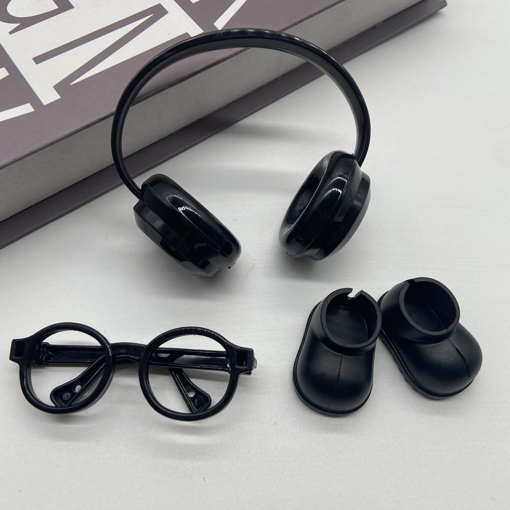 Doll accessories